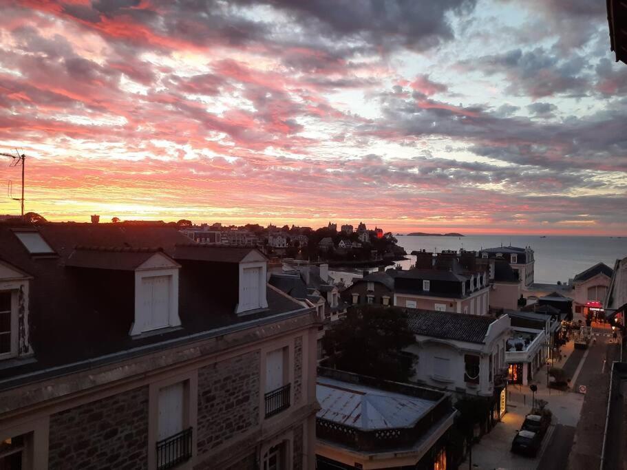 Le Jacaranda-A 2 Min De La Plage, Hyper Centre De Dinard, Vue Mer De La Fenetre المظهر الخارجي الصورة